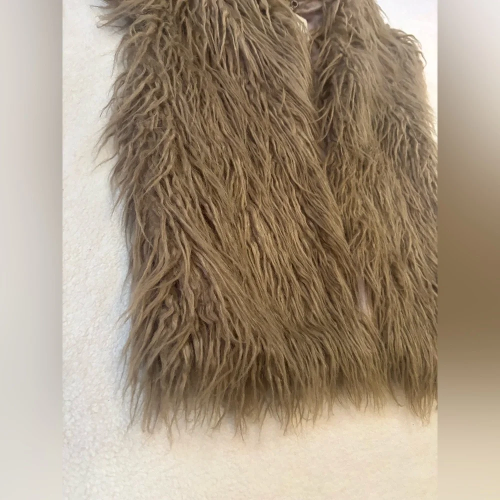 BB Dakota Woman’s Shaggy Faux Fur Vest - Brown Size Small Never Worn - Picture 9 of 14